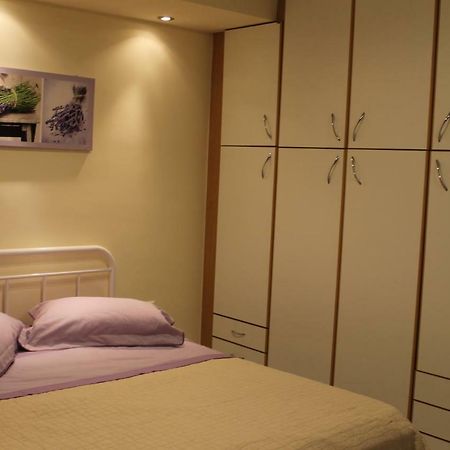 Cozy Studio Apartment In Pireus Eksteriør billede