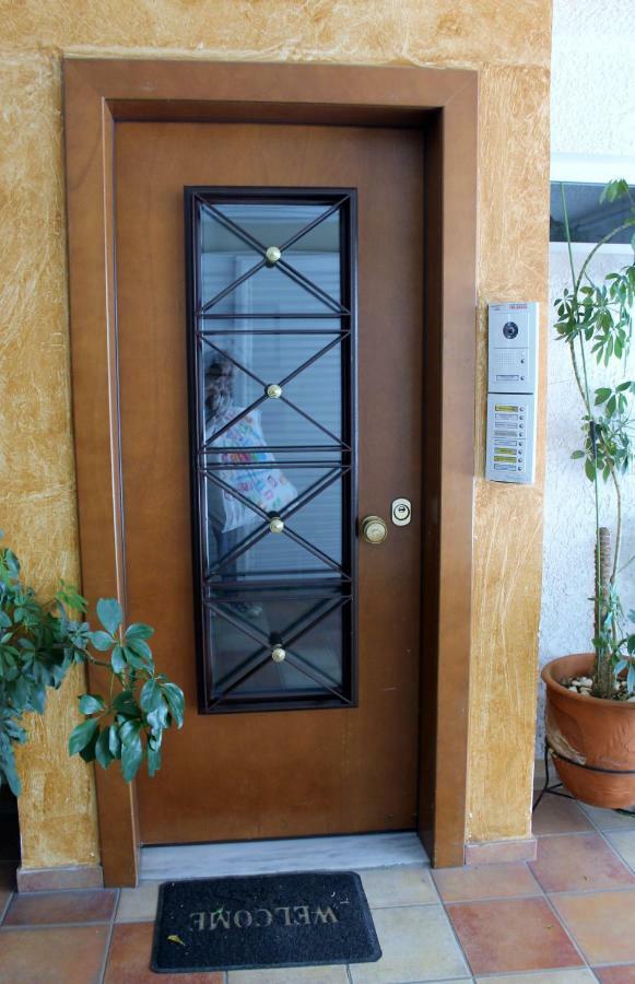 Cozy Studio Apartment In Pireus Eksteriør billede