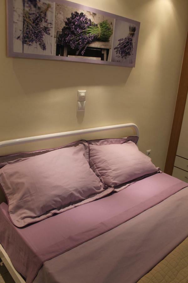 Cozy Studio Apartment In Pireus Eksteriør billede