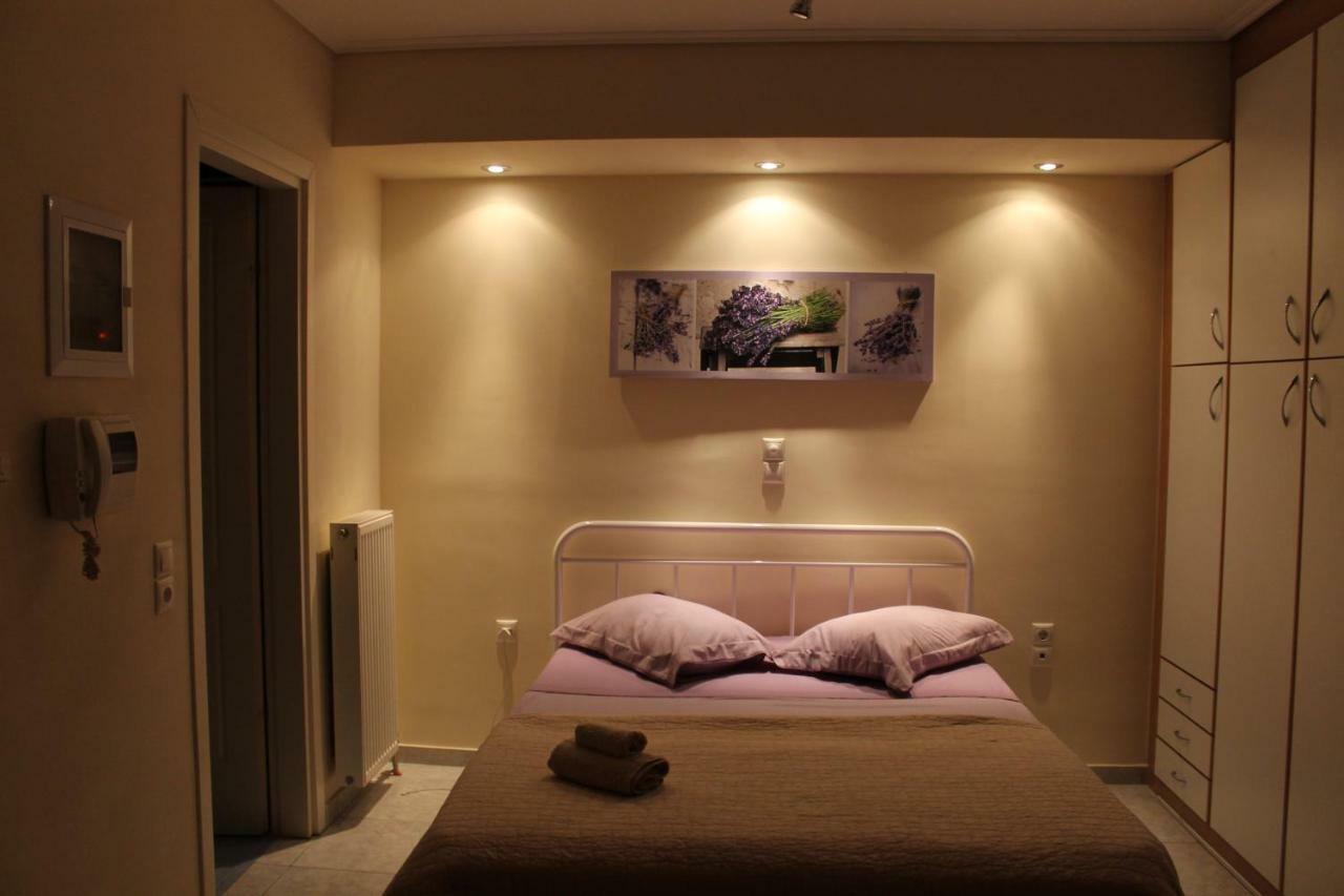 Cozy Studio Apartment In Pireus Eksteriør billede